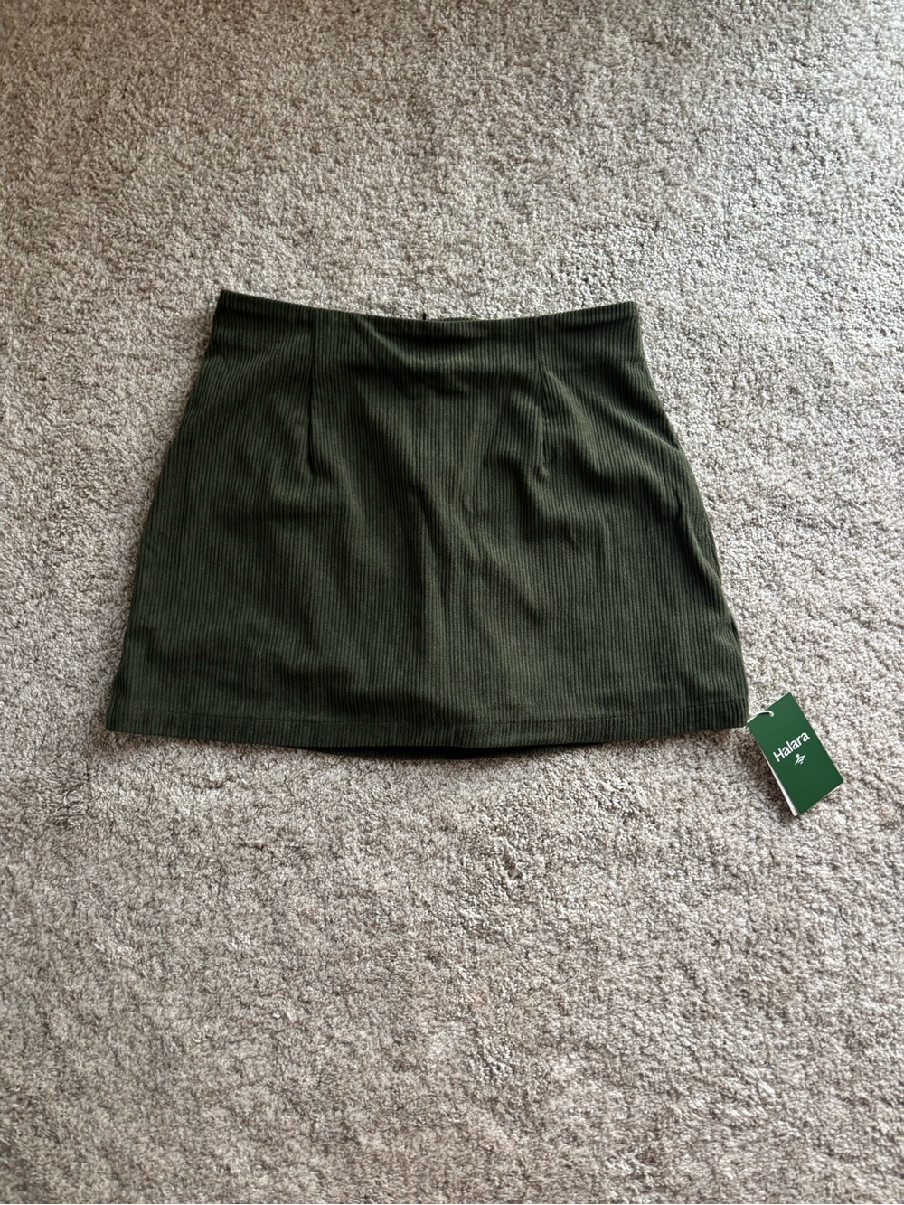 HALARA Olive Ribbed Mini Skirt